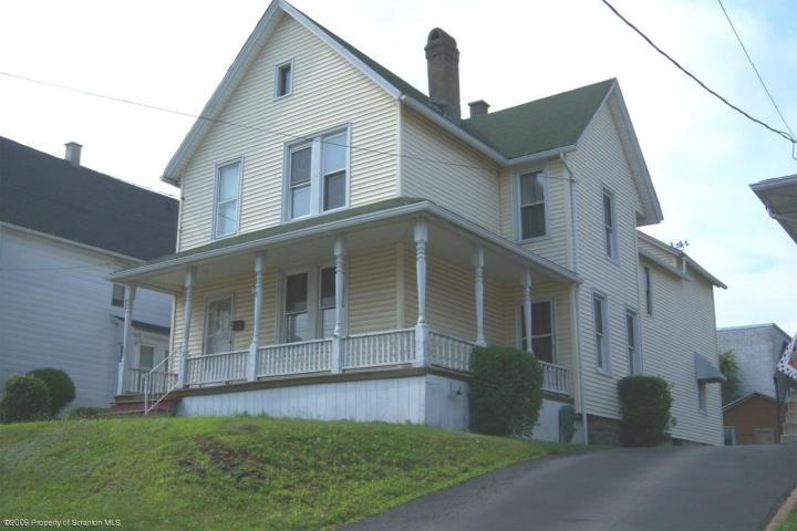 122 E Grove.jpg